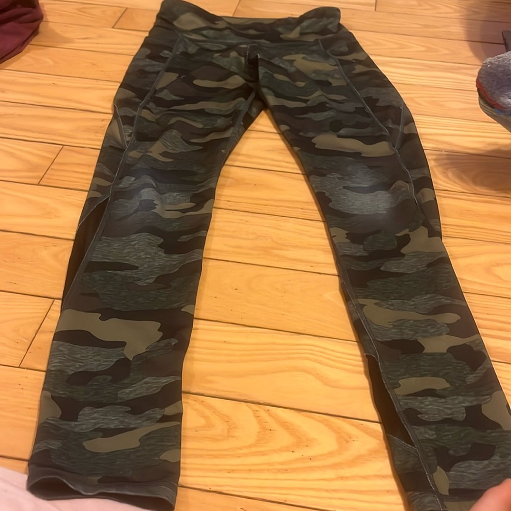 Old navy active camp leggings🌺